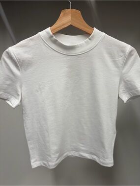 Zara White Short-Sleeve Crewneck Tee